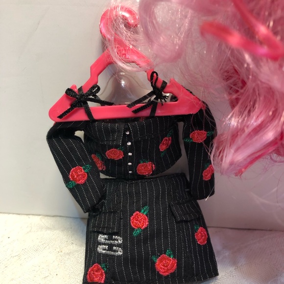 Rainbow High Fashion Doll - Daria Roselyn complete - Picture 4 of 15